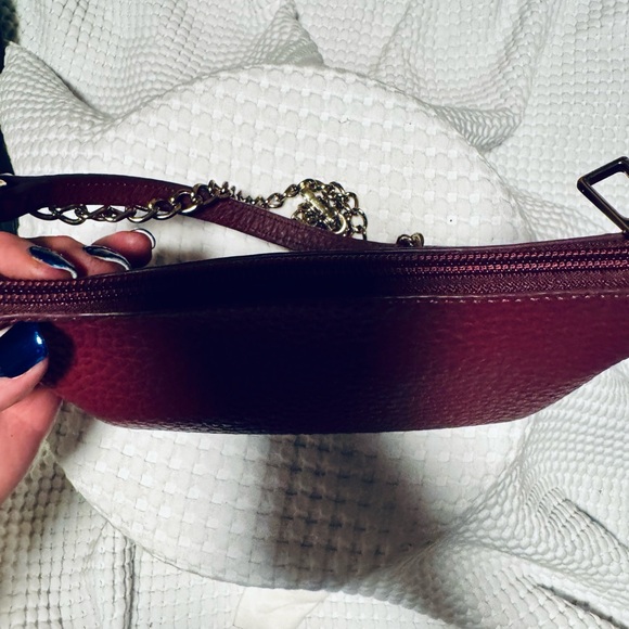 New Lotus Crossbody medium Mulberry Gold, hardware zipper closure 22 inch strap - Picture 5 of 5